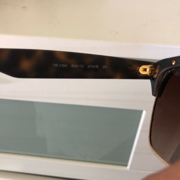 Ray-Ban Sunglasses - Picture 4 of 5